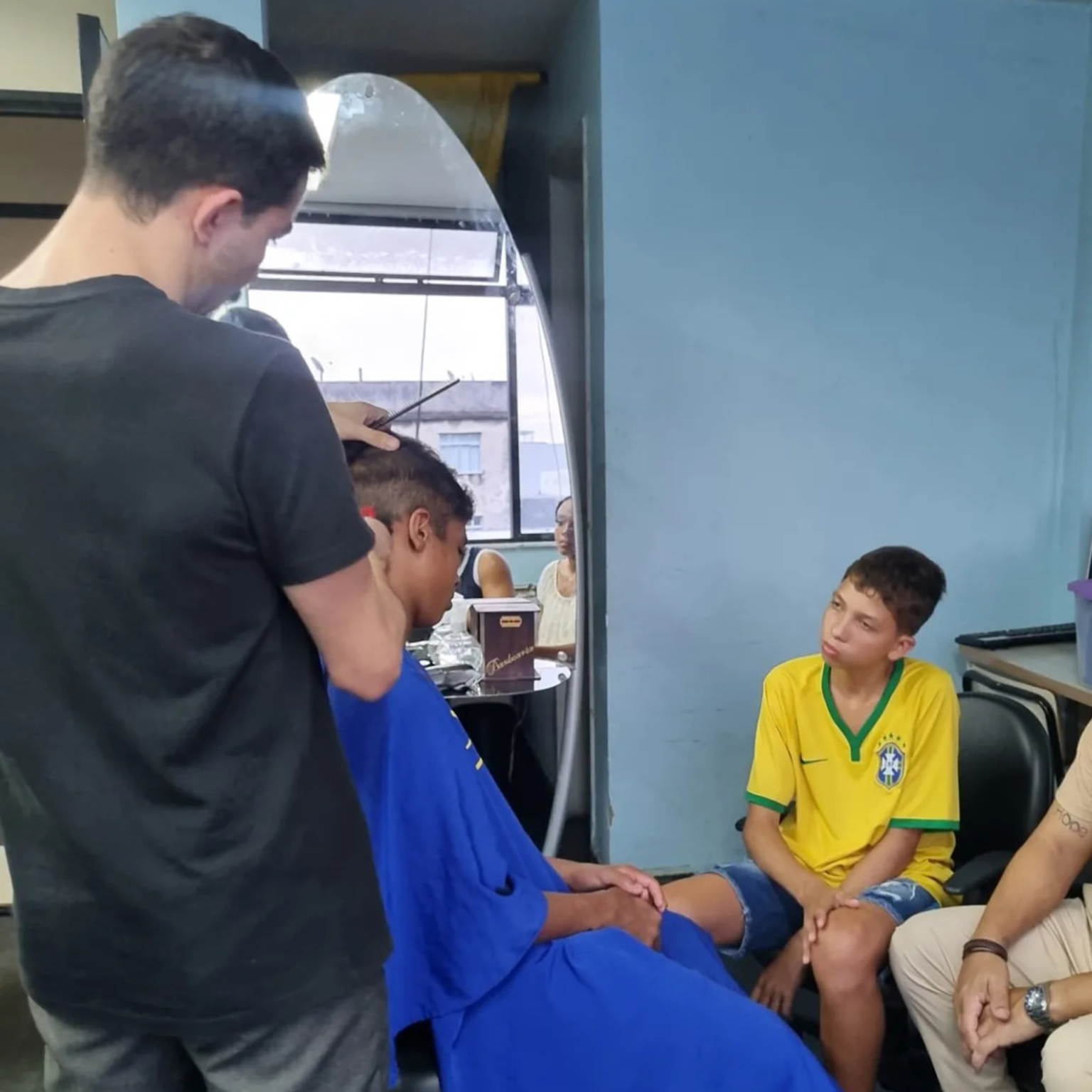 Aula do curso de Barbeiro