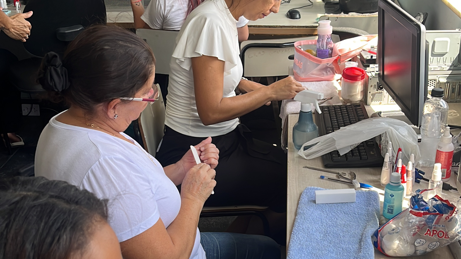 Aula do curso de Manicure