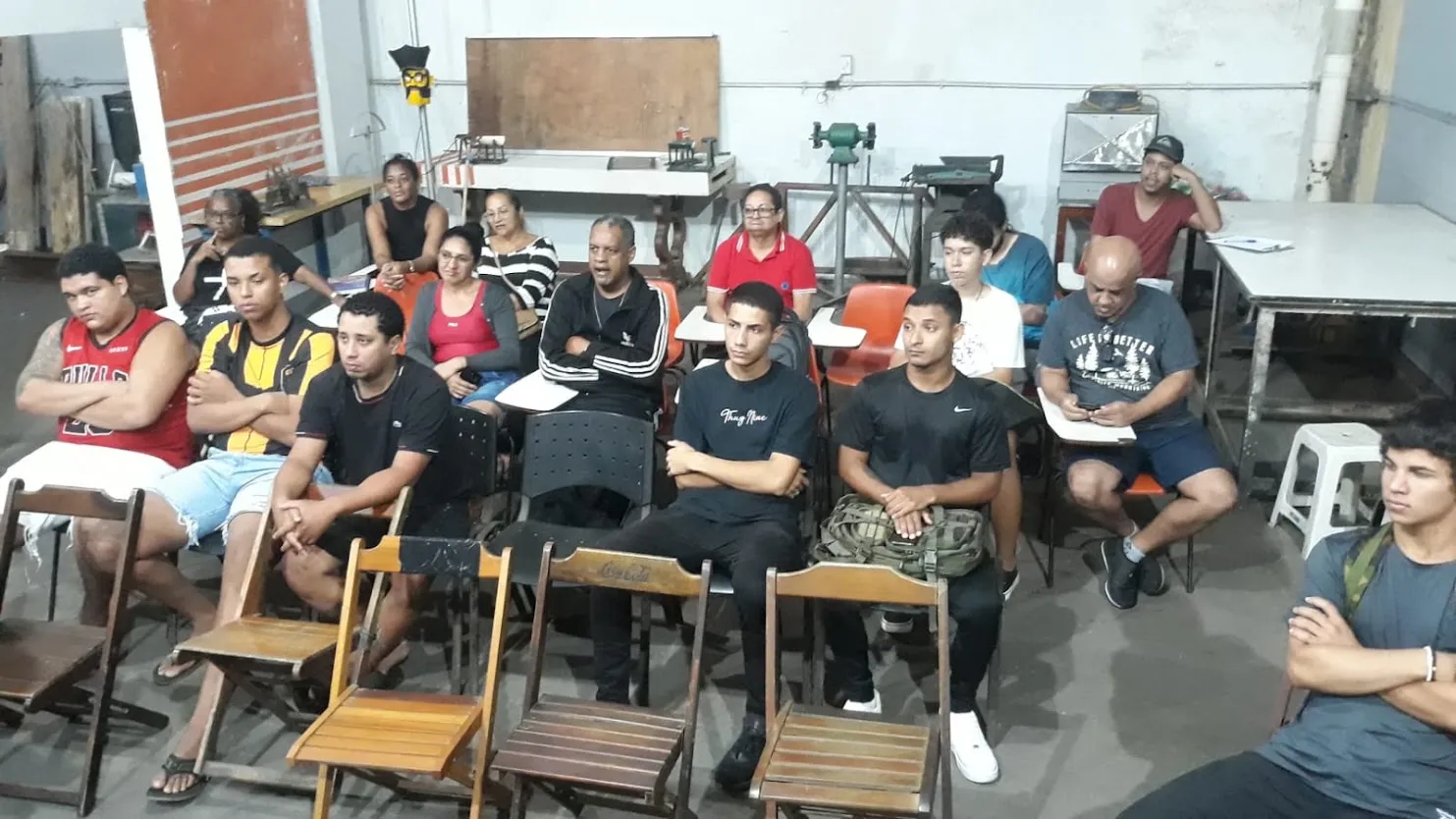 Aula do curso de Elétrica